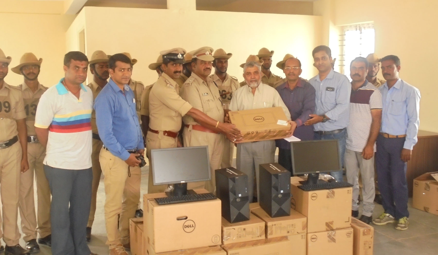 ಪೊಲೀಸ್ ತರಬೇತಿ ಸಂಸ್ಥೆಗೆ ಕಂಪ್ಯೂಟರ್ ವಿತರಣೆ